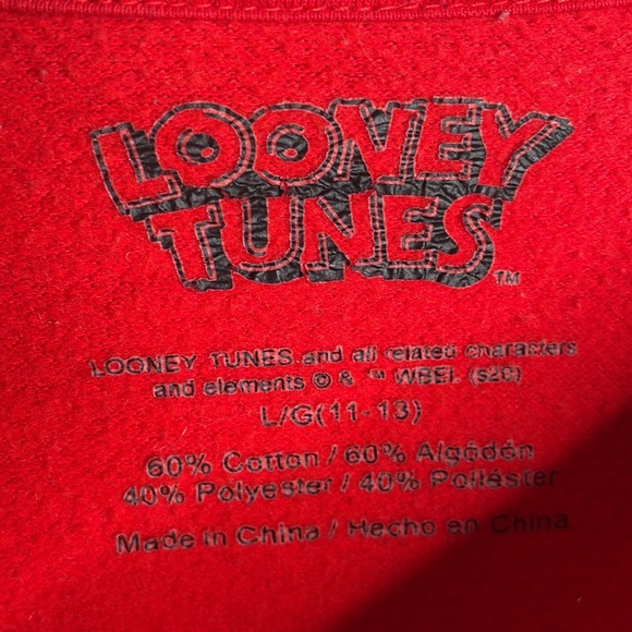 Looney Tunes red sweatshirt with Sylvester, Buggs, Taz and friends in size Large - Picture 2 of 10